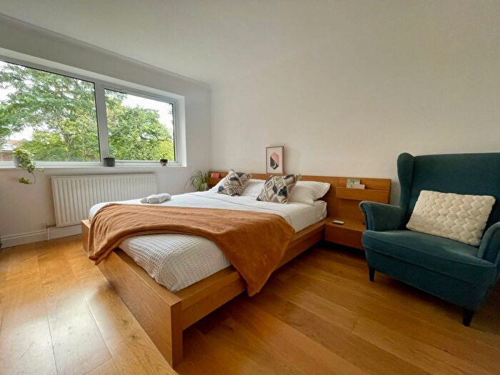 2 Bedroom Flat To Rent In Grange Road, Ealing, W5