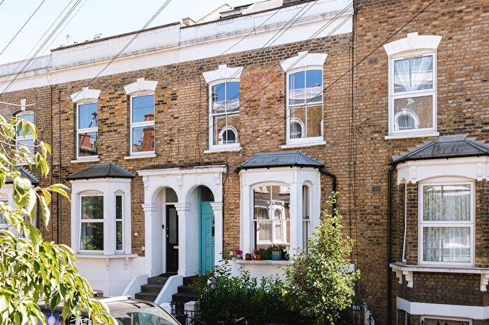 1 Bedroom Flat For Sale In Blurton Road, Hackney, E5