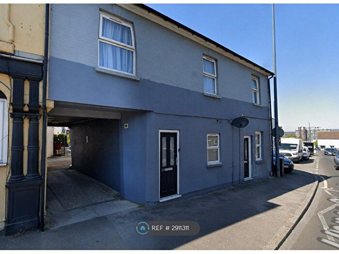 2 Bedroom Flat To Rent In Upper Stone St, Maidstone, ME15