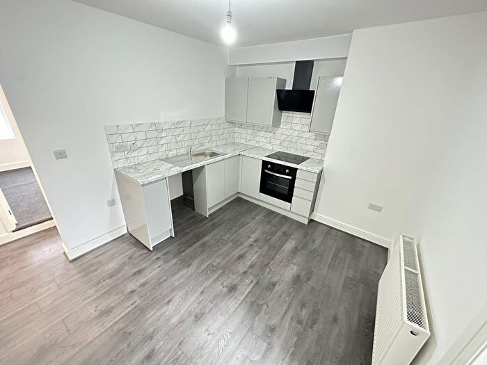 2 Bedroom Flat To Rent In Wilbraham Road, Manchester, M21