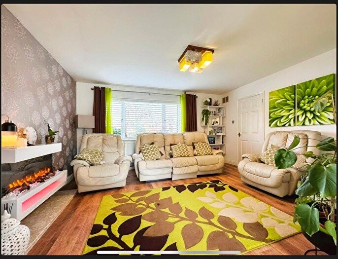 4 Bedroom Semi-Detached House To Rent In Bracknell, Berkshire, RG12