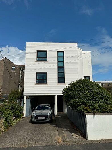 3 Bedroom Detached House To Rent In Ty Cefn, Churton Street, Pwllheli, LL53