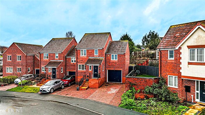 4 Bedroom Semi-Detached House For Sale In The Waterway, Nuneaton, Warwickshire, CV10