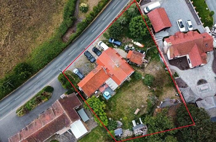 6 Bedroom Detached House For Sale In The Cottage, Little Clacton Road, Great Holland, CO13