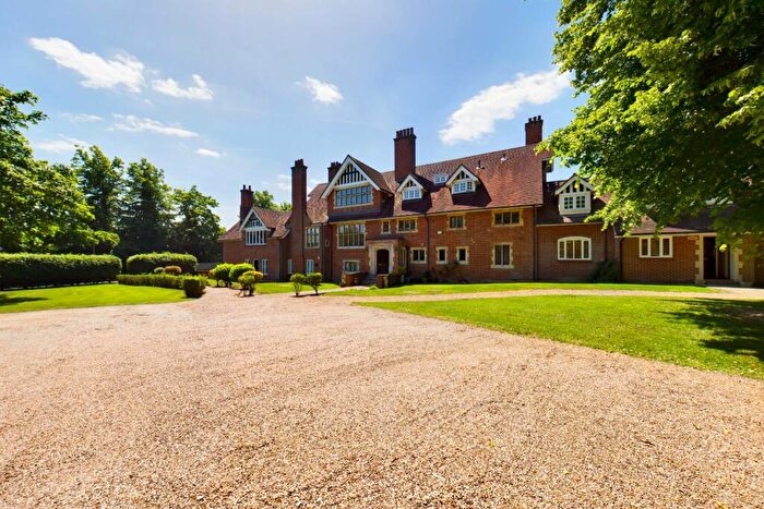 2 Bedroom Apartment For Sale In Station Lane, Ingatestone, CM4