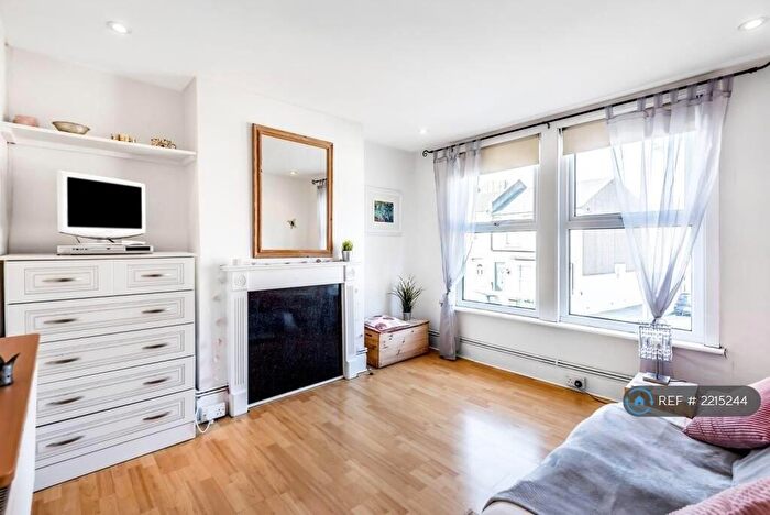 3 Bedroom Maisonette To Rent In Dupree Road, London, SE7