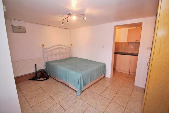 1 Bedroom Studio To Rent In The Annex, Tudor Road, Hayes, Middlesex, UB3