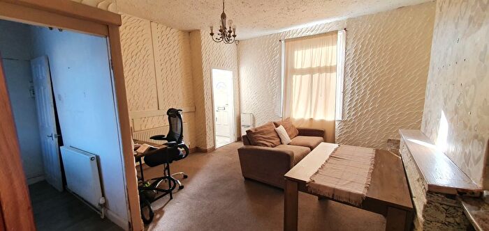 1 Bedroom Terraced House To Rent In Cutler Heights Lane, Bradford, BD4
