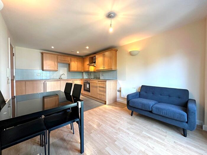 1 Bedroom Flat To Rent In City Walk, Leeds, West Yorkshire, LS11