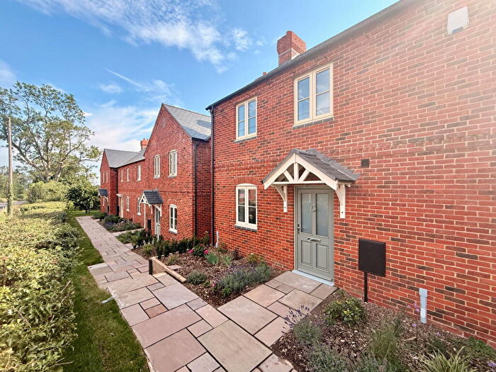 3 Bedroom End Of Terrace House For Sale In Stubbs Close, Stewkley, LU7