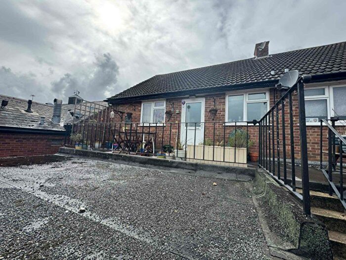 2 Bedroom Flat To Rent In The Broadway, Thatcham, RG19