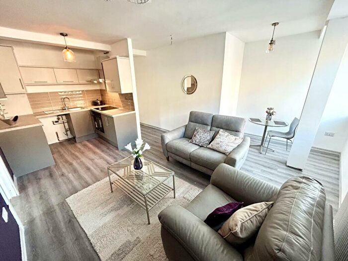 1 Bedroom Flat To Rent In High Street, Kettering, NN16