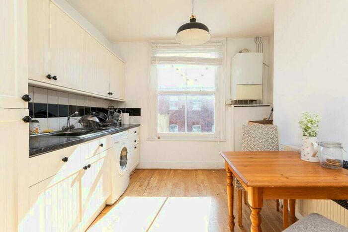 2 Bedroom Flat To Rent In The Broadway, Crouch End, N8