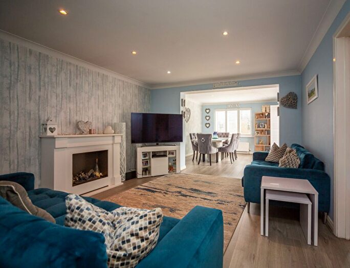 6 Bedroom Detached House For Sale In Hyde Road, Maidstone, ME16