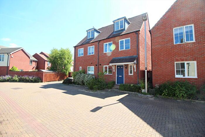 3 Bedroom Town House To Rent In Churston, Broughton, MK10
