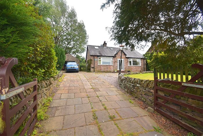 3 Bedroom Detached Bungalow For Sale In Combs, Chapel-En-Le-Frith, High Peak, SK23