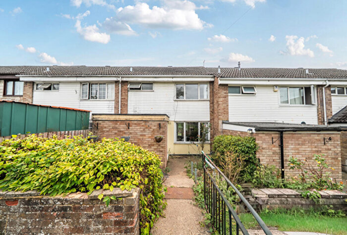 3 Bedroom Terraced House For Sale In Thames View Road, Oxford, Oxfordshire, OX4