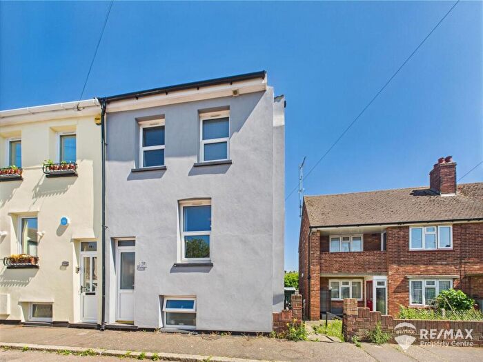 4 Bedroom End Of Terrace House For Sale In Albemarle Street, Harwich, CO12