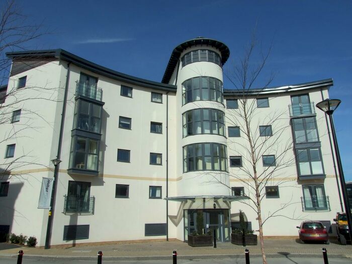 2 Bedroom Flat To Rent In Holly Court, Old Town, Swindon, SN1