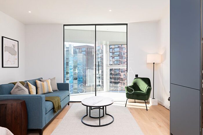 Studio To Rent In L-, Electric Boulevard, Battersea, SW11