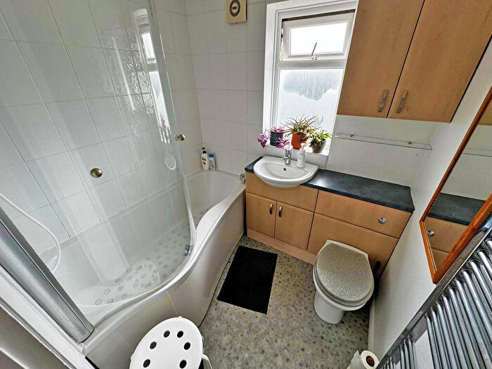 2 Bedroom End Of Terrace House For Sale In Williams Road, Shoreham-by-Sea, BN43