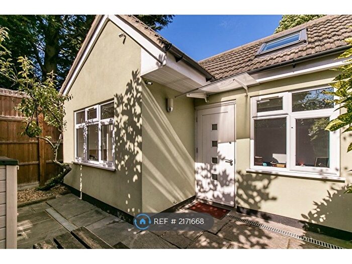 1 Bedroom Flat To Rent In The Vale, London, NW11