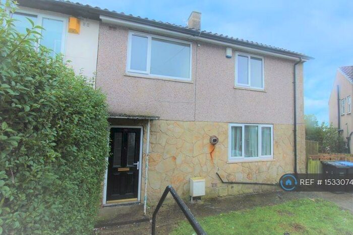 3 Bedroom Semi-Detached House To Rent In Hill Lands, Wyke, Bradford, BD12