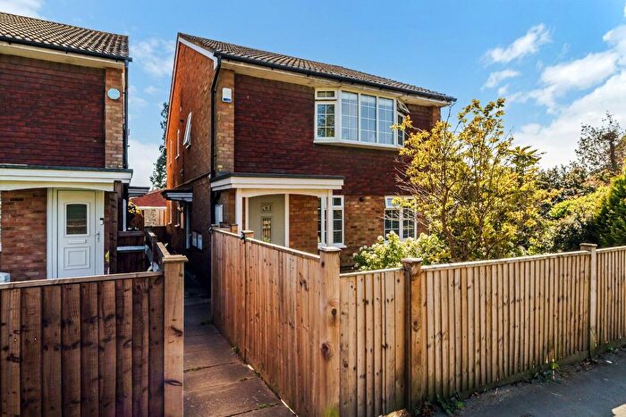 2 Bedroom Maisonette For Sale In Court Road, Banstead, SM7