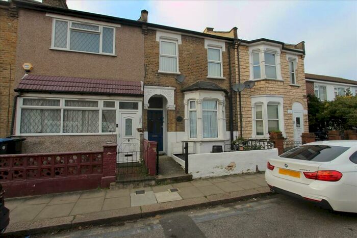 2 Bedroom Flat To Rent In Derby Road, London, EN3