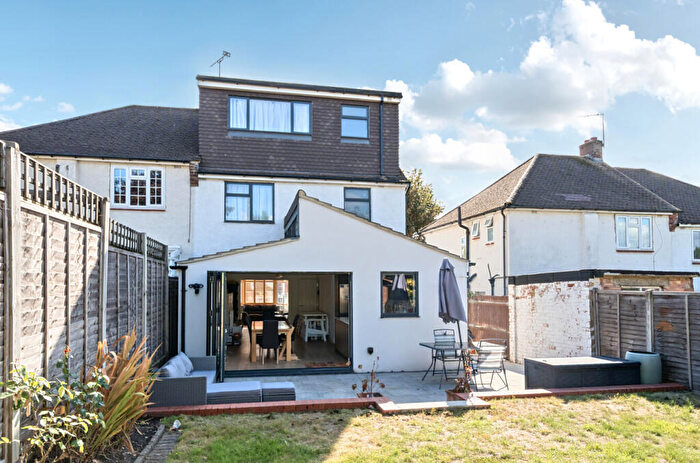 4 Bedroom Semi-Detached House For Sale In Linthorpe Road, Cockfosters, Barnet, EN4
