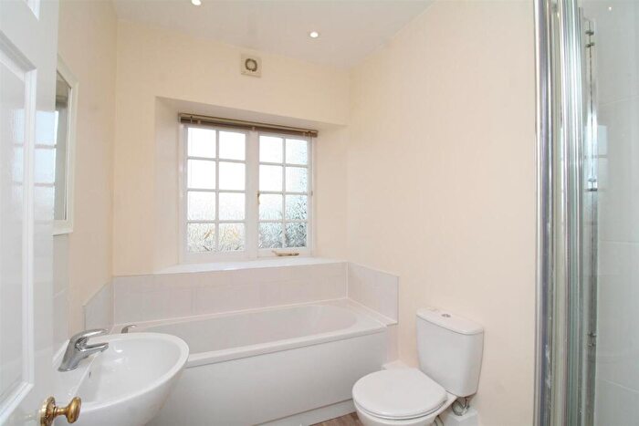 2 Bedroom Apartment To Rent In The Square, Stonehouse, Plymouth, PL1