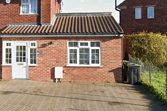 1 Bedroom Flat To Rent In Gainsborough Drive, Northfleet, Gravesend, Kent, DA11