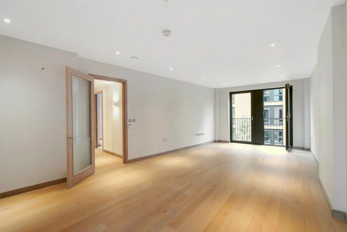 3 Bedroom Flat To Rent In Chivers Passage, London, SW18