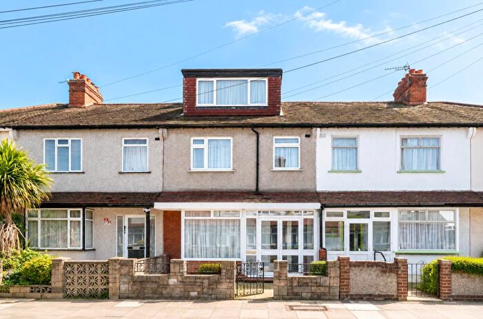 3 Bedroom Terraced House For Sale In Robinhood Close, Mitcham, CR4