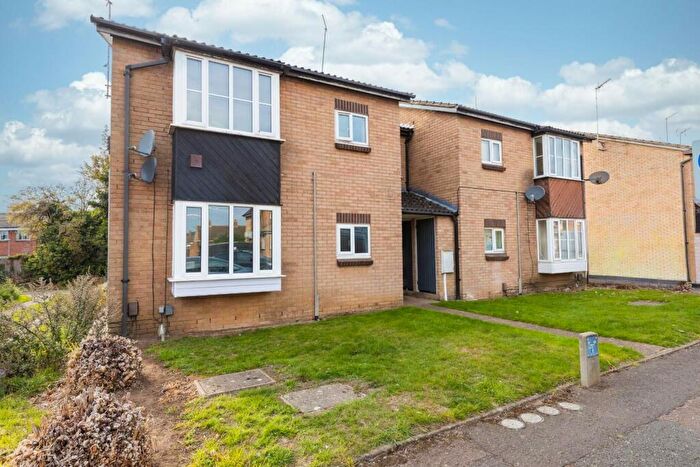 1 Bedroom Flat For Sale In Beech Avenue, Northampton, NN3