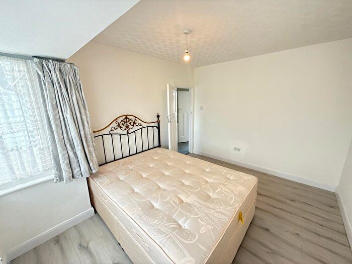 4 Bedroom Terraced House To Rent In George V Way, Perivale, London, Greater London, UB6