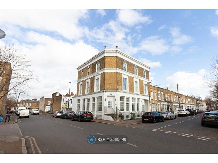 2 Bedroom Flat To Rent In Royal Archer, London, SE14