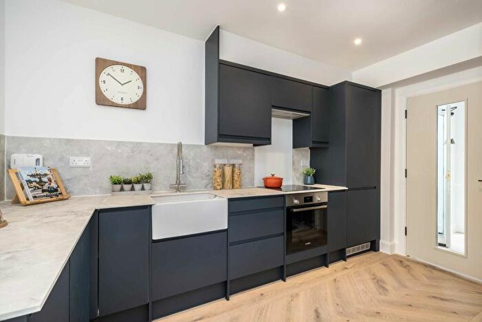 1 Bedroom Flat For Sale In Court Farm Road, Eltham, SE9