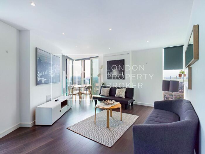 2 Bedroom Apartment To Rent In Pinnacle Apts, Saffron Square, Croydon, CR0