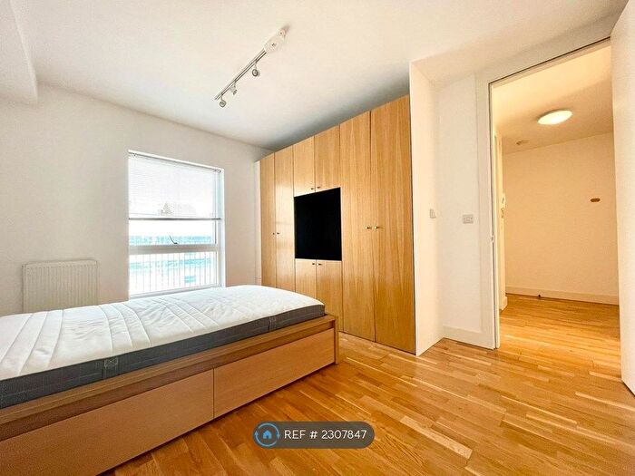 1 Bedroom Flat To Rent In Old Kent Road, London, SE1