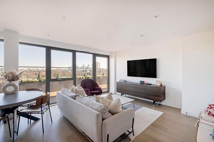 3 Bedroom Apartment To Rent In Sirus House, Hemming Street, E1