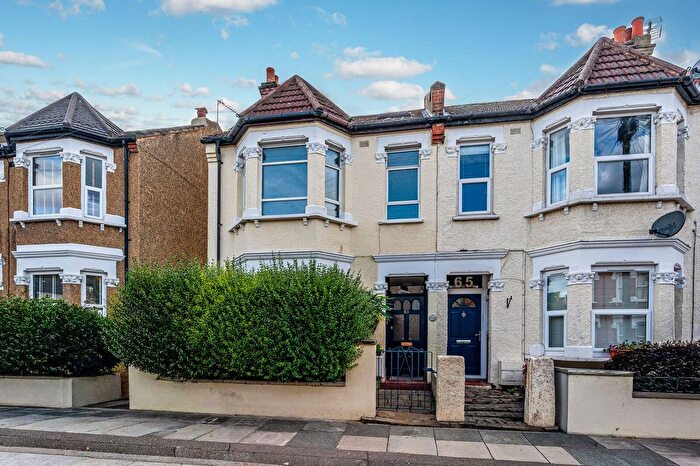 3 Bedroom Maisonette To Rent In Morgan Road, Bromley, BR1