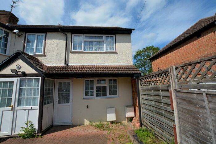 1 Bedroom Ground Maisonette To Rent In Hampshire Avenue, Slough, SL1