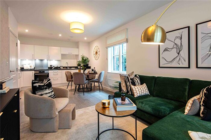 2 Bedroom Flat For Sale In Sunningdale Park, Berkshire, SL5