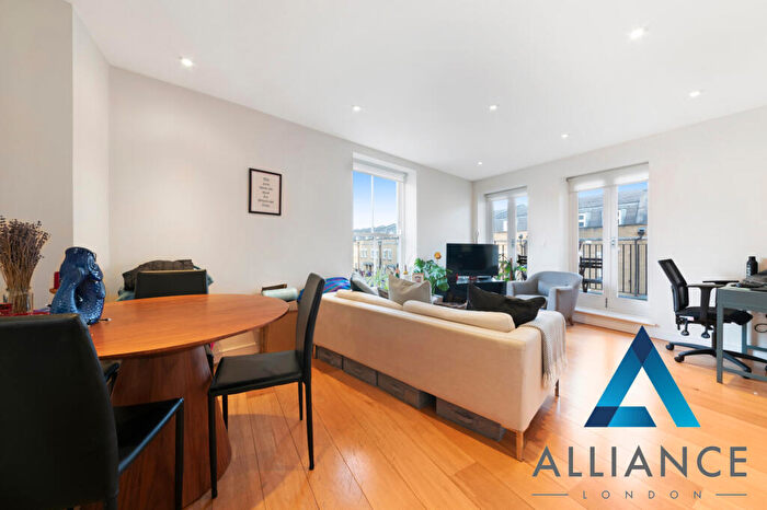 2 Bedroom Apartment To Rent In Rockland Apartments, Lakenham Place, E3