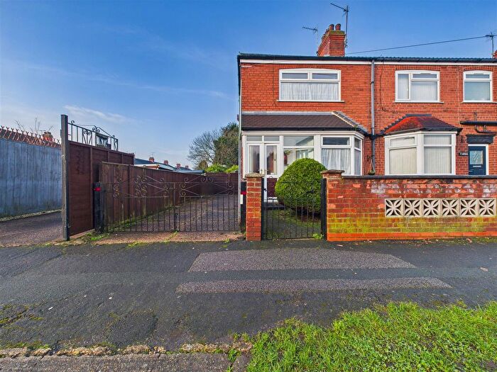 2 Bedroom End Of Terrace House For Sale In Seagran Avenue, Hessle, HU13