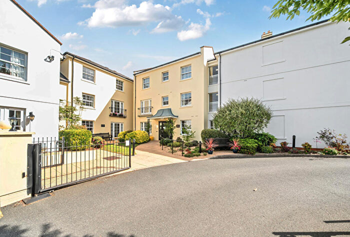1 Bedroom Apartment For Sale In Commercial Street, Cheltenham, Gloucestershire, GL50