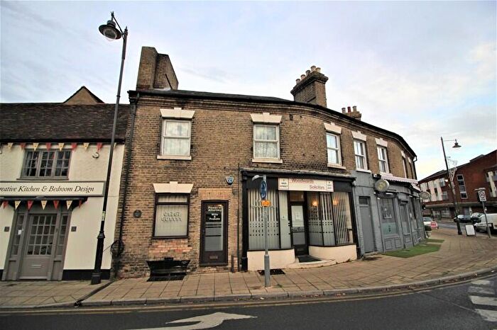 1 Bedroom Flat To Rent In High Street, Biggleswade, SG18