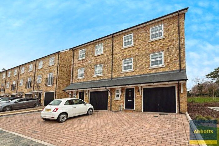 4 Bedroom Town House To Rent In Tutte Gardens, Newmarket, CB8