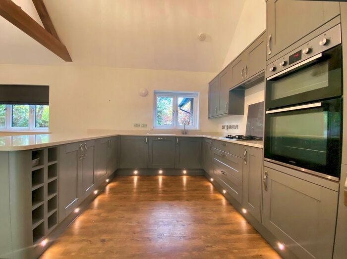 3 Bedroom Detached Bungalow To Rent In Harlequin Lane, Crowborough, TN6